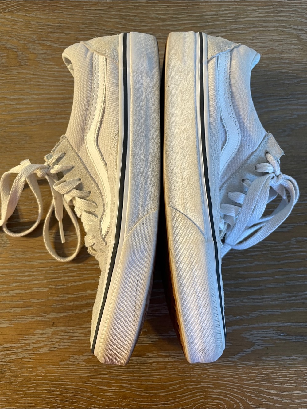 Vans Low-Top Suede Sneakers in Light Gray and White - Picture 7 of 8